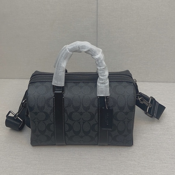 Coach Venturer Duffle 27 In Signature Canvas - Picture 4 of 9